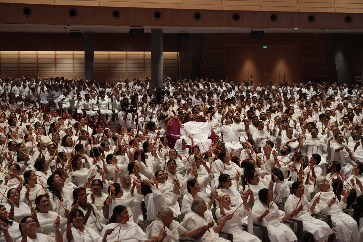 Natak Samaysaar - Satsang Shibir 5 | 20 - 21 Apr 2024 Continuing with the study of 'Natak Samaysaar', Pujya Gurudevshri unravelled its spiritual insights and seekers immersed themselves in the Master's powerful teachings. The gathering embarked on a profound inner journey,…