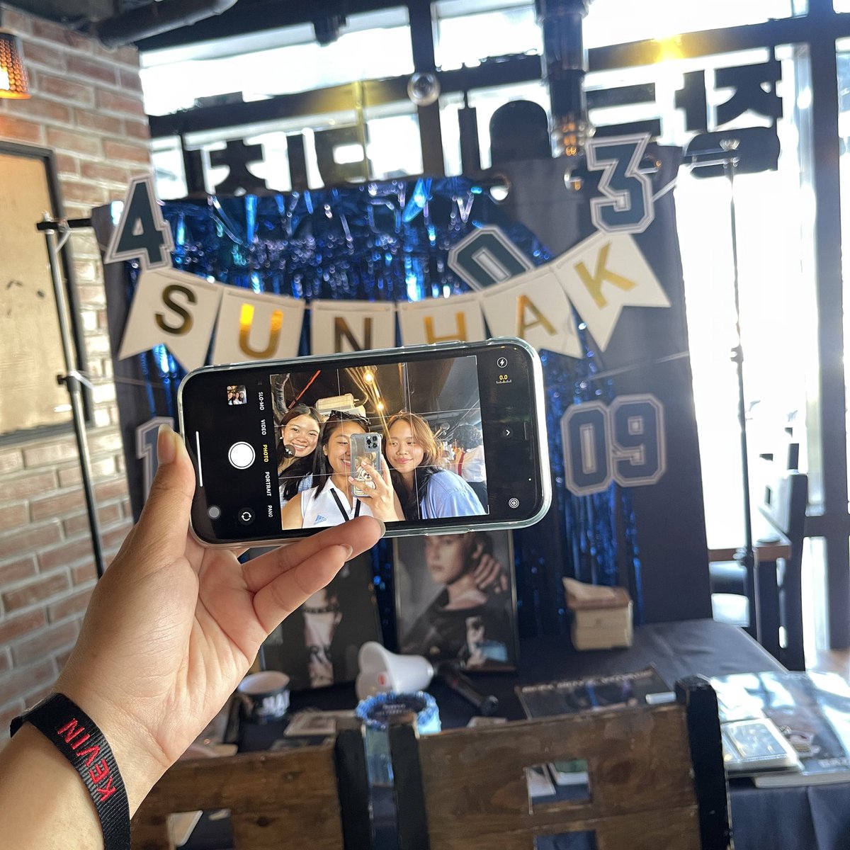 noguri_ksw's tweet photo. never been this so much proud as a deobi that everything we expect to happen turns into reality.

— it was definitely a memorable day for us @haknyeoniie we only wish to do it last year but here we are right now finished it with a blast! ++ https://t.co/SQvWQfxehk