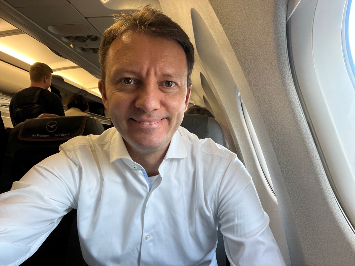 SMuresan's tweet photo. I am on my way to #Strasbourg for the last plenary session of this legislature.

I had five busy, but beautiful, years.

Thank you for all your support!
#EPlenary #EPP2024 https://t.co/SSTdWSLCdD