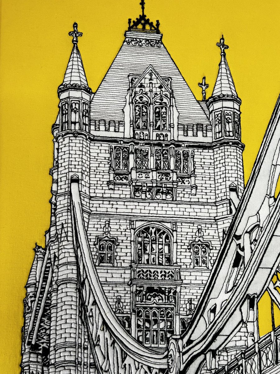 AHTextileArt's tweet photo. I’m so chuffed how this turned out! When I drew up the sketch I added quite a bit of detail so I wasn’t sure I’d be able to sew it but I thought why not give it a go and see how it turns out. The famous #towerbridge in London. #MHHSBD #EarlyBiz #freemotionembroidery https://t.co/AGkqyT3TVY