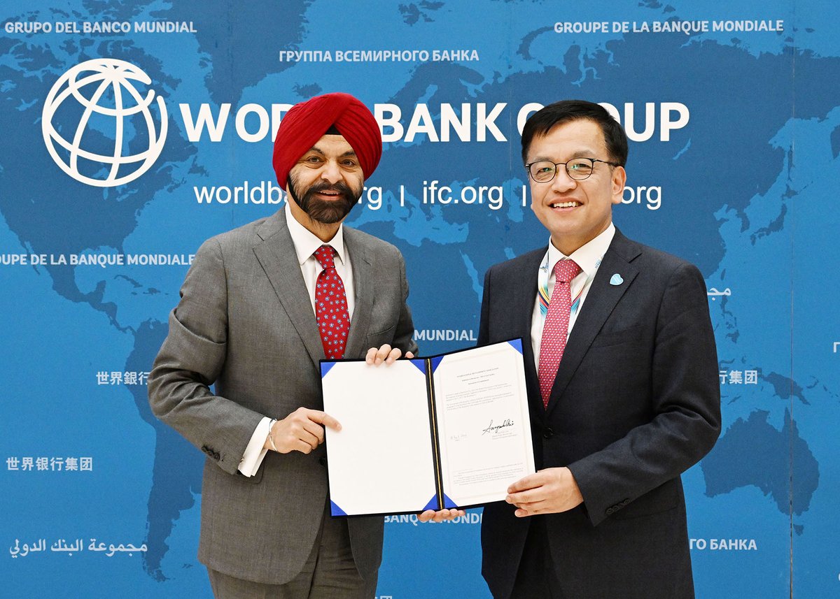 DPM Choi met with World Bank Group President Ajay Banga on April 18 to discuss measures to enhance cooperation between Korea and the World Bank, and deliver a letter of intent for a $50 million contribution to the @WorldBank's Special Program for Ukraine and Moldova Recovery.