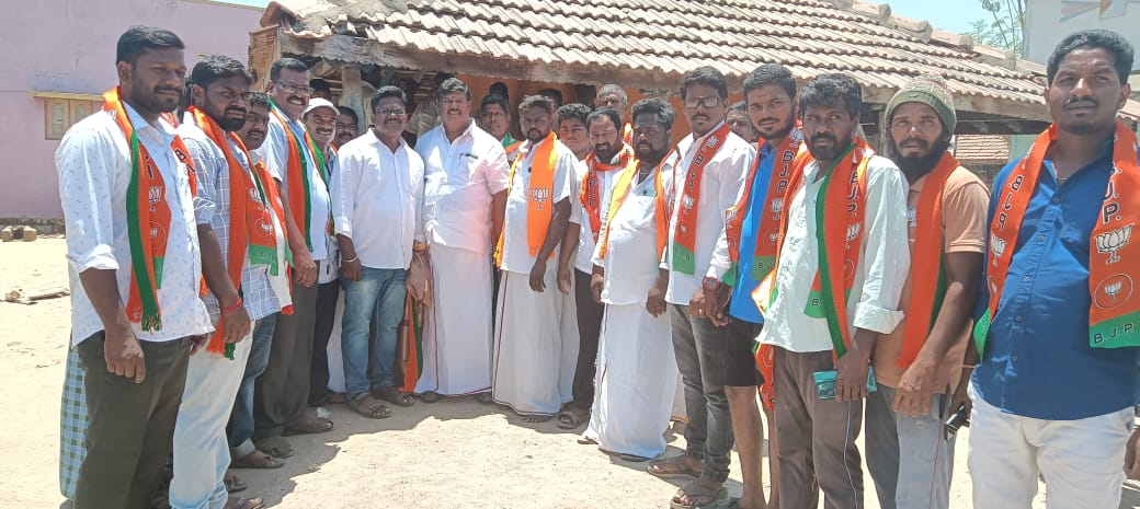 BaskarAppamani's tweet photo. தருமபுரி மாவட்டம் மோடுஅள்ளி கிராம மக்கள் பாஜகவில் இணைந்தனர். @annamalai_k  @BJP4TamilNadu  @KesavaVinayakan  @ https://t.co/KjH8uGH8vI