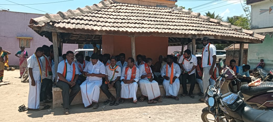 BaskarAppamani's tweet photo. தருமபுரி மாவட்டம் மோடுஅள்ளி கிராம மக்கள் பாஜகவில் இணைந்தனர். @annamalai_k  @BJP4TamilNadu  @KesavaVinayakan  @ https://t.co/KjH8uGH8vI