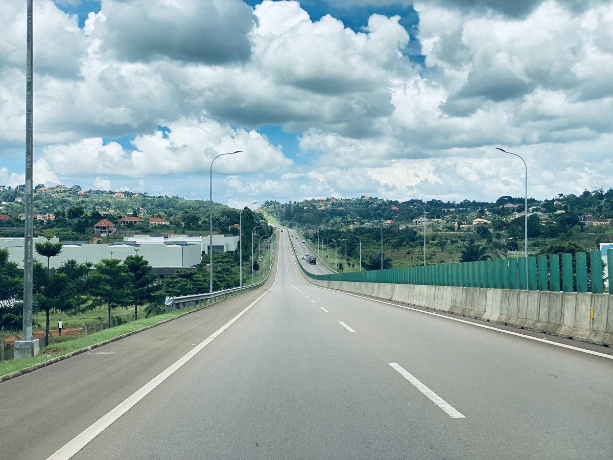 Good morning #Expresswayusers! 
Let’s gear up for a productive start of the week on the #KEEUG 
Remember to prioritize safety, stay in the left lane, and adhere to the 100km/hr speed limit. Enjoy your journey 🤗