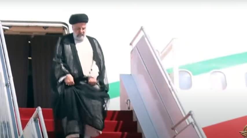Iranian President Ibrahim Raisi has arrived in Islamabad on a three-day visit to Pakistan. Apart from the Iranian President, his wife, a high-level delegation has also arrived in Pakistan, including the Iranian Foreign Minister, other members of the cabinet, senior officials and