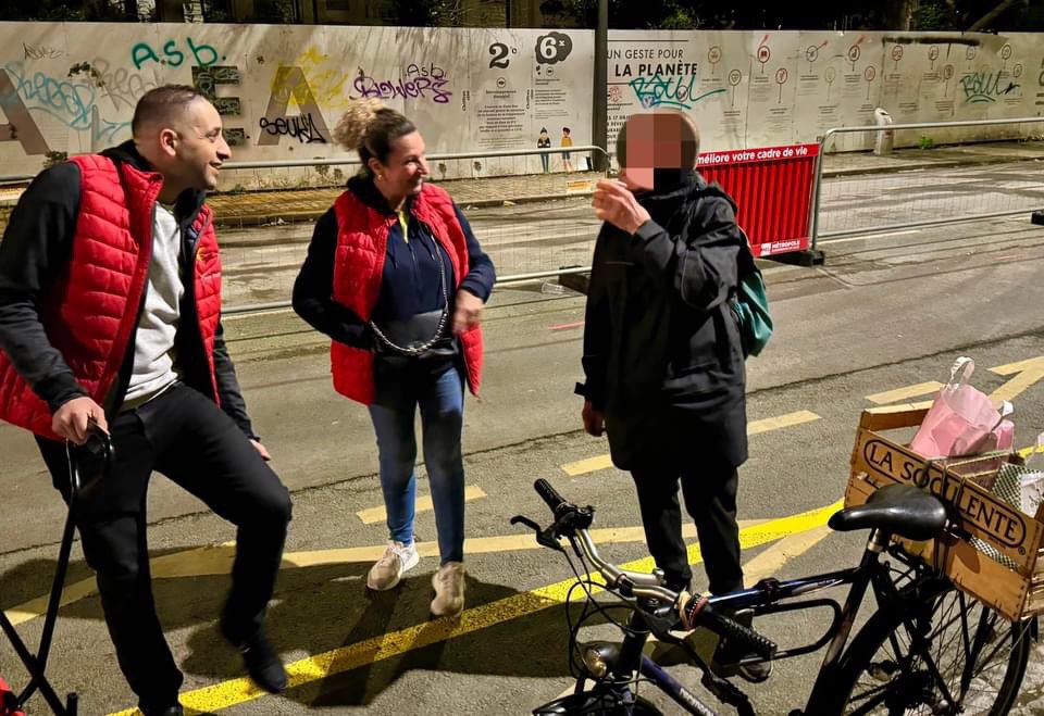 ElhossainAms's tweet photo. ❤️ Nous exprimons notre profonde gratitude envers tous les bénévoles et donateurs qui, par leurs actes de générosité, réchauffent les cœurs et offrent du réconfort à ceux dans le besoin.

🌟 Leur dévouement incarne véritablement l'esprit de solidarité et offre un précieux espoir. https://t.co/dxsJFSn7Em