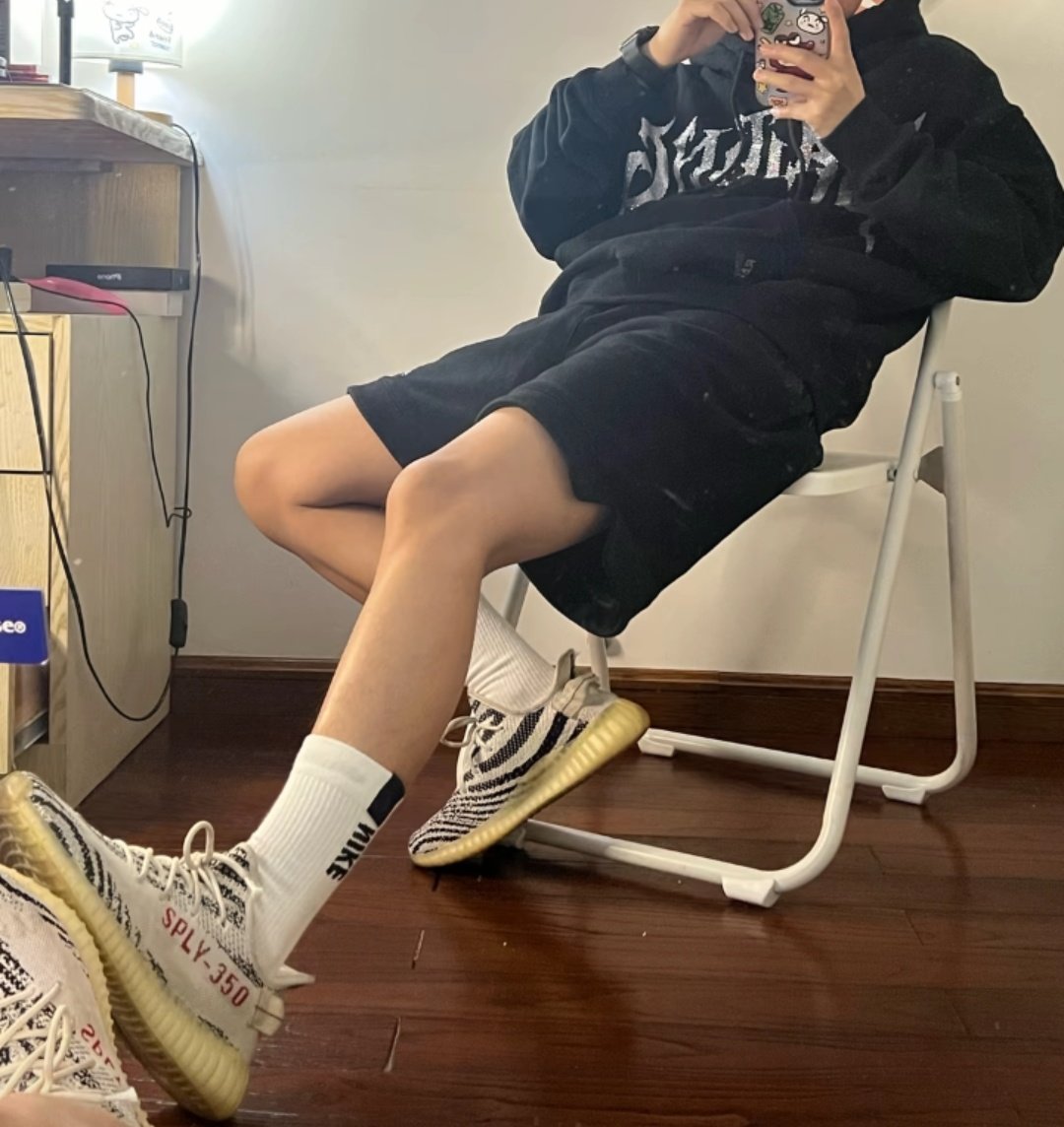 喜欢爹穿袜子踩你还是穿鞋踩你呢