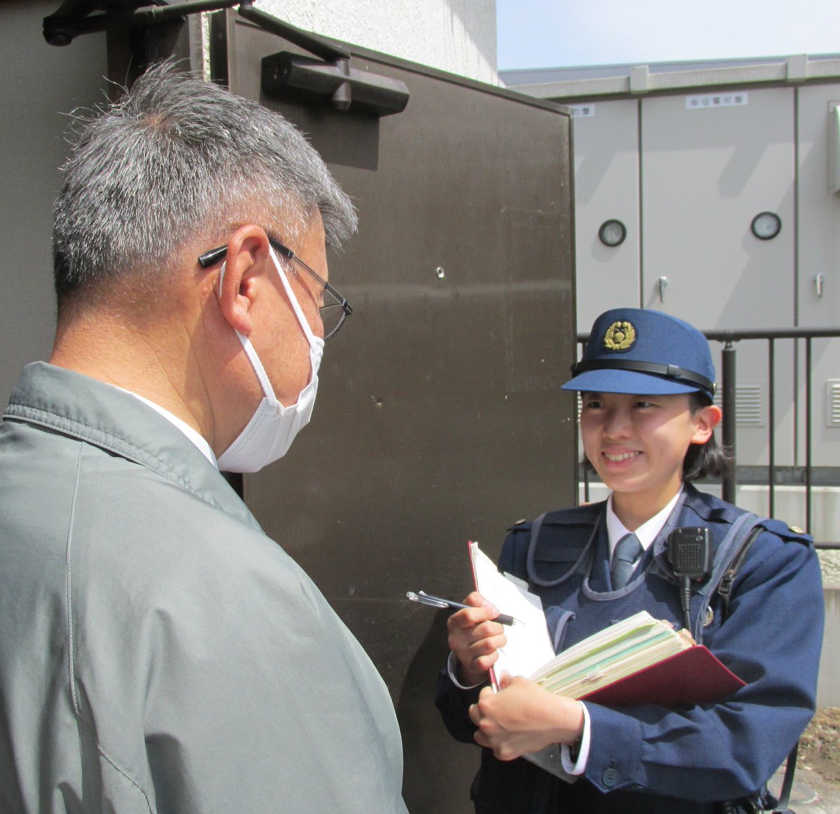 👮交番・駐在所の制服警察官があなたのお宅を訪問します。 これは