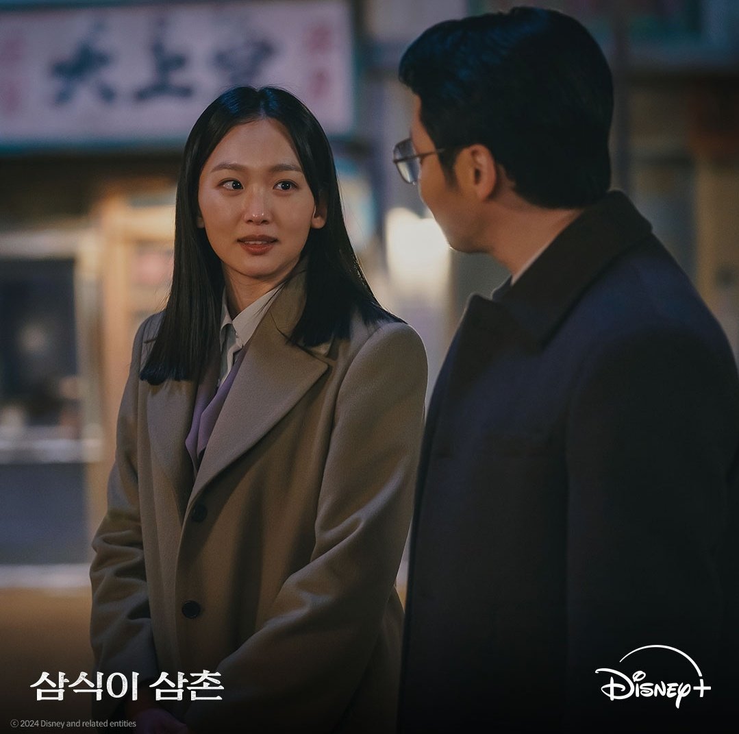 #JinKiJoo as Joo Yeojin in Disney+ drama <#UncleSamsik> still cut, release on May 15. #진기주 #삼식이삼촌
