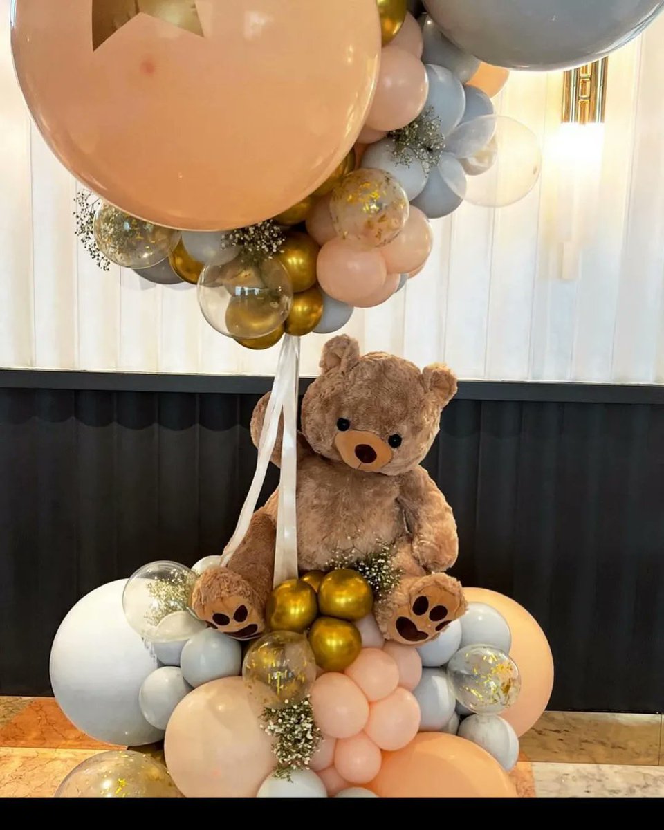 Elite_showbiz's tweet photo. VD & Natasha’s baby shower celebrations last night😍🤰🌟💕
#elite #eliteshowbiz #varundhawan #daddytobe #natashadhawan #mommytobe #parentstobe https://t.co/U1hnxt38GP