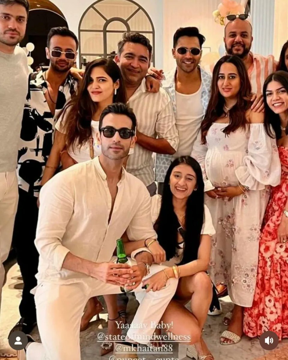 Elite_showbiz's tweet photo. VD & Natasha’s baby shower celebrations last night😍🤰🌟💕
#elite #eliteshowbiz #varundhawan #daddytobe #natashadhawan #mommytobe #parentstobe https://t.co/U1hnxt38GP