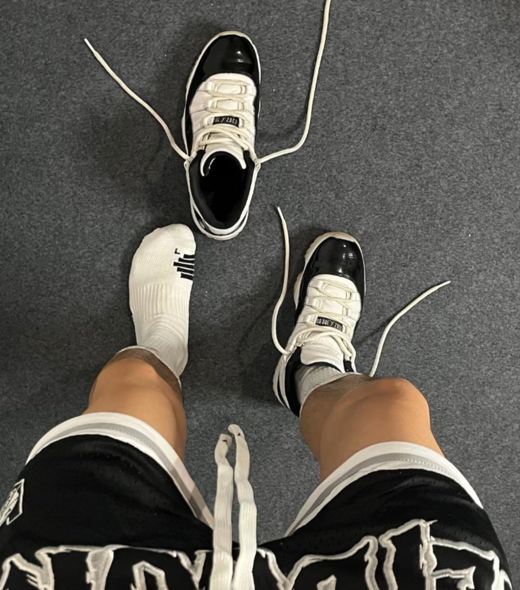 老子爹的新鞋已经准备好，让你这个贱狗头一个舔