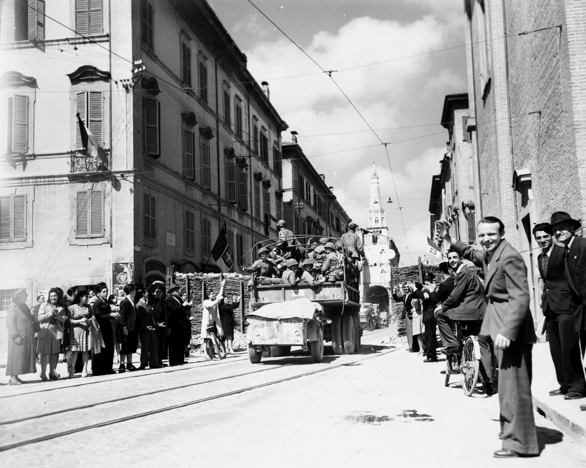 Modena libera, 22 aprile 1945. #Liberazione #22aprile1945 #22aprile #Modena #Antifascismo #antifascistisempre