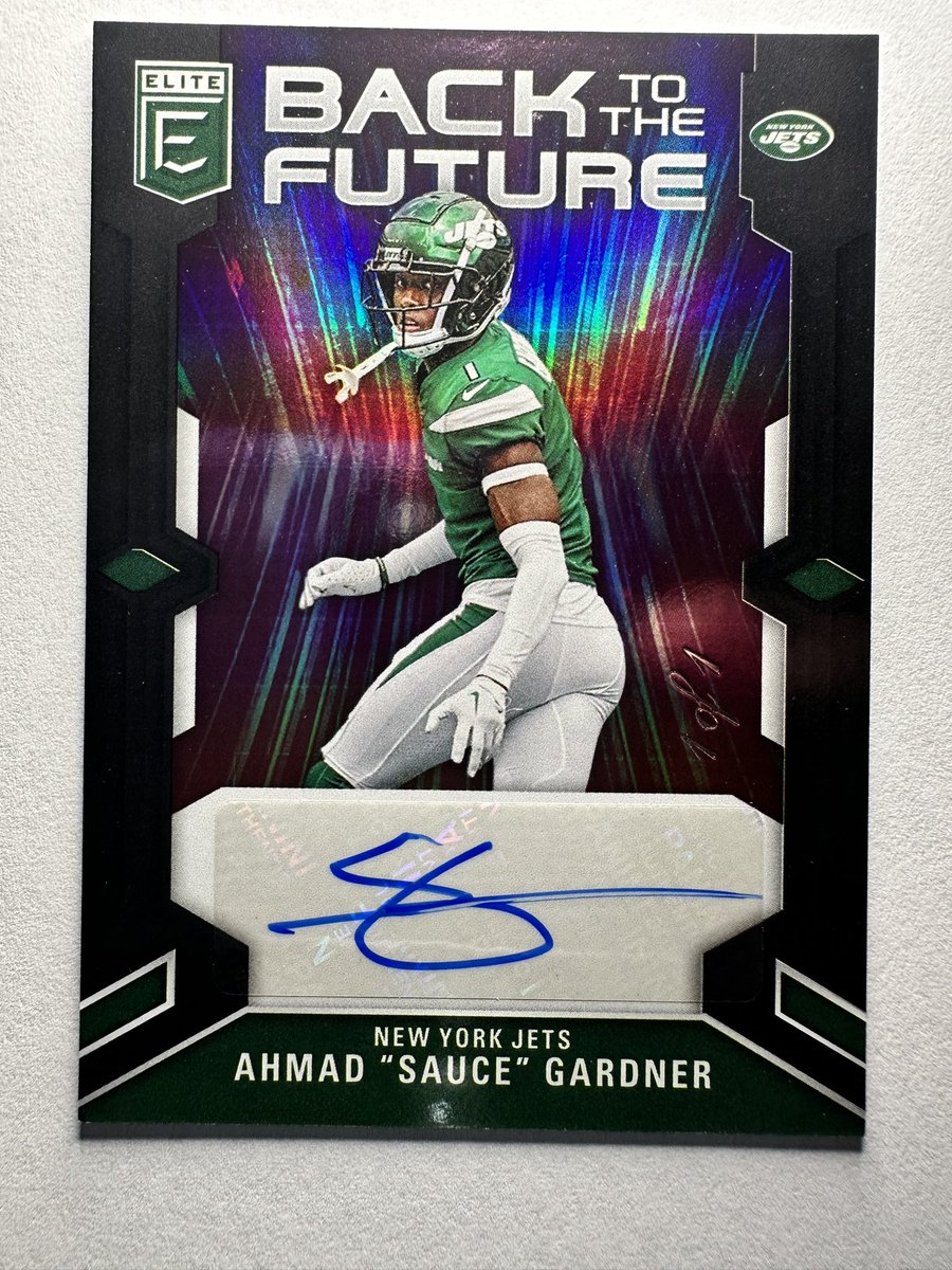 Brandon_H_04's tweet photo. @garyvee I know how much u love your Jets, so I wanted to offer you this 1 of 1 Ahmad ‘Sauce’ Gardener Donruss Elite football card🔥🔥🔥 plz DM me or check out skyhigh_brakes on whatnot thanks.
#newyorkjets #footballfans #sports https://t.co/I5pdWqq6XQ