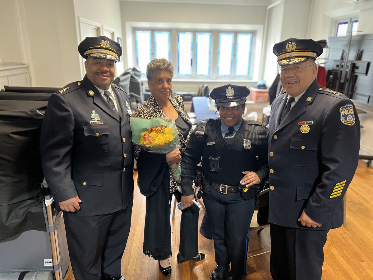 Thank you The African Episcopal Church of St. Thomas and @newsethwilliams for recognizing all 1st responders today. We greatly appreciate the support for our @PhillyPolice & @PhillyFireDept women and men. @PPDCommish @PPDFrankVanore @PFDCraigMurphy @PPDChapFrank