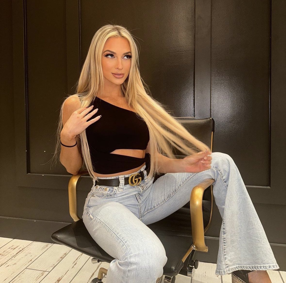 karmen_wwe's tweet photo. see me now &amp; it’s what they prefer 😋🗡️🔥 https://t.co/nPvQhgeMTy