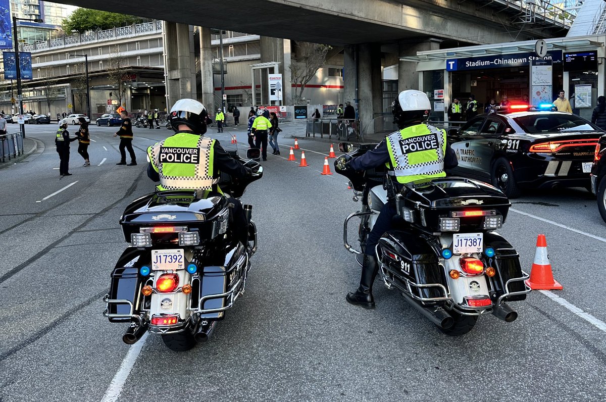 Having a few drinks or something to smoke during the game? Please ensure you’ve planned a safe ride home. We have additional traffic officers checking for impaired drivers. #GoCanucks #PlanAhead