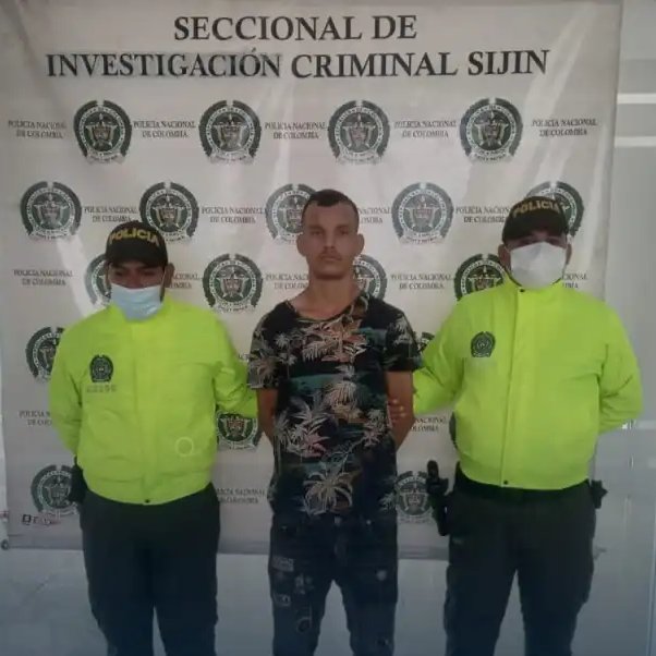 En el barrio Sayago en Cúcuta, Colombia, fue detenido por la Policía Metropolitana, Jesús Eduardo Vásquez alias 'El Chucho' de nacionalidad Venezolana, tras herir a cuchilladas a una persona para robarle sus pertenencias.
Según el informe policial, 'El Chucho' está solicitado por