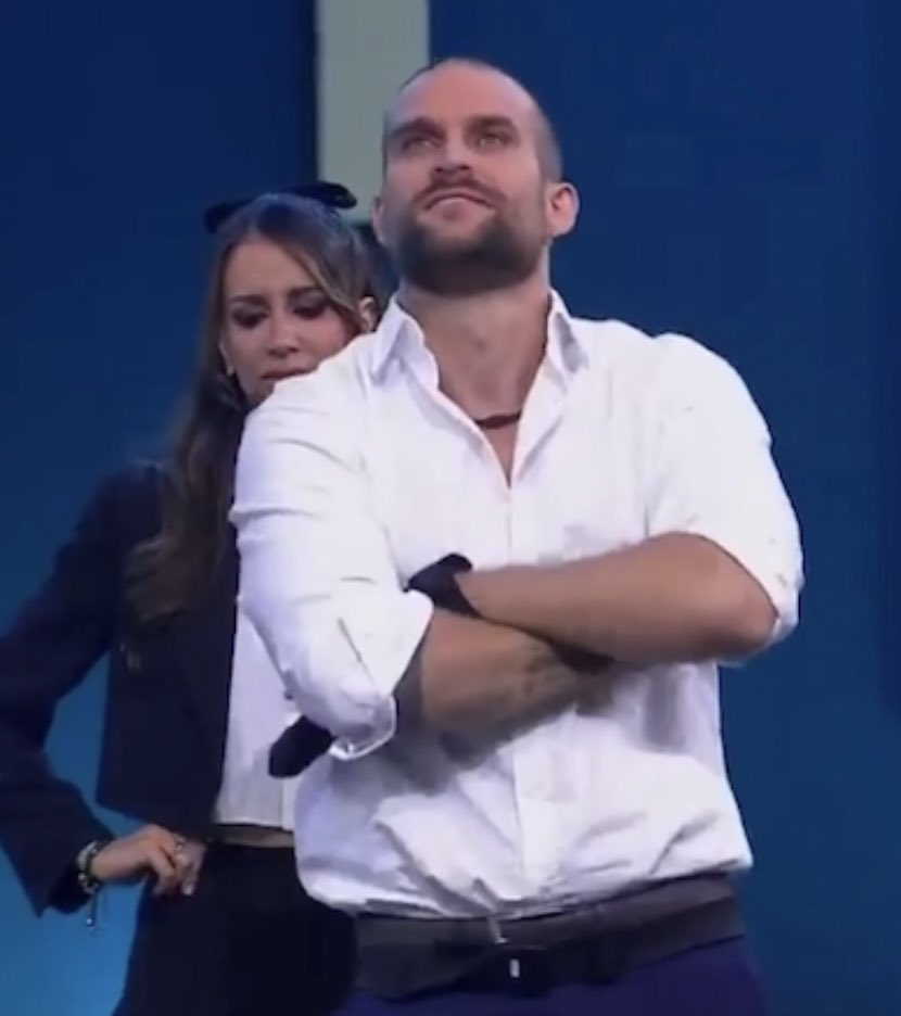 bysunshinee_'s tweet photo. Clovis gracias por regalarnos el MEJOR posicionamiento, eres un rey y tú vas a la final directo a ganar💋

#LCDLF4 https://t.co/kSVsJy2u4D