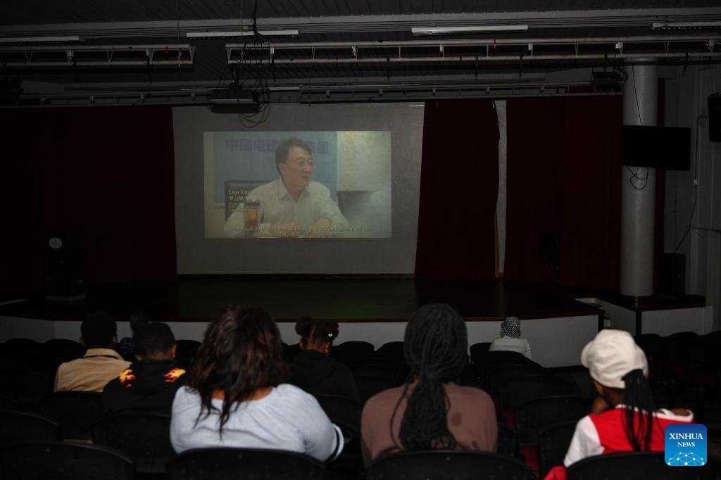 A Chinese film was on Sunday showcased in Nairobi, the capital of Kenya amid growing Sino-Kenya ties, winning accolades from members of the audience. #film festival china.org.cn/arts/2024-04/2…