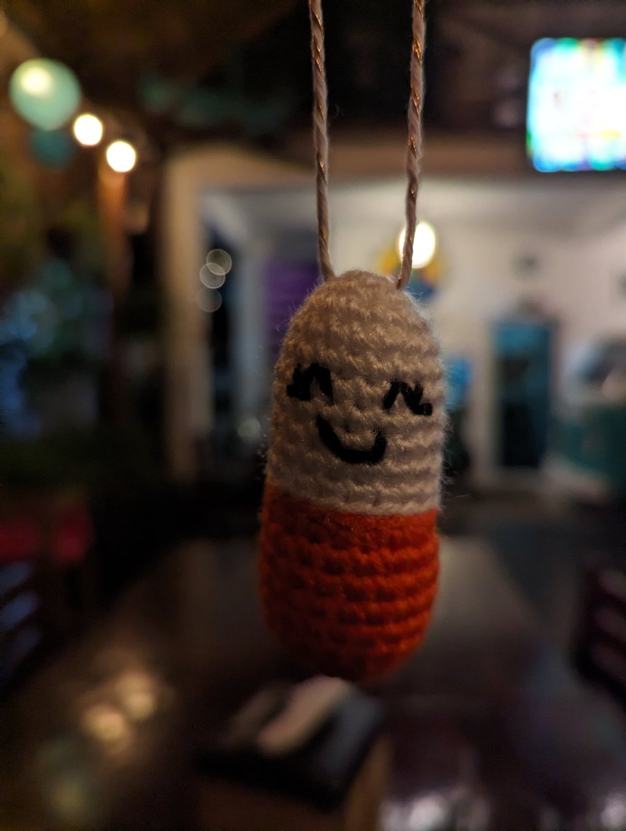 Got this hand-knitted orange pill last night at 🇸🇻 El Zonte's Halving Party, from @Eye_Raise_U_BTC! All sats go directly to the 👉@MyfirstBitcoin_ 👈 project! 💙