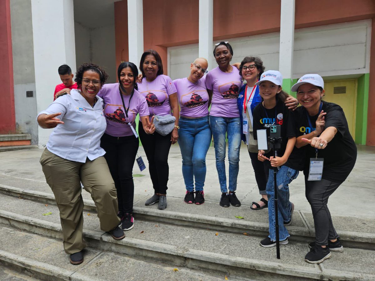 Esta semana he participado como observador en la Consulta Popular realizada en Venezuela. Un ejercicio de democracia directa que define la ejecución de proyectos que van en beneficio de los vecinos de más de 4.000 comunas ✊🏾✊🏾✊🏾
<a href="/populares_cl/">partido popular</a>