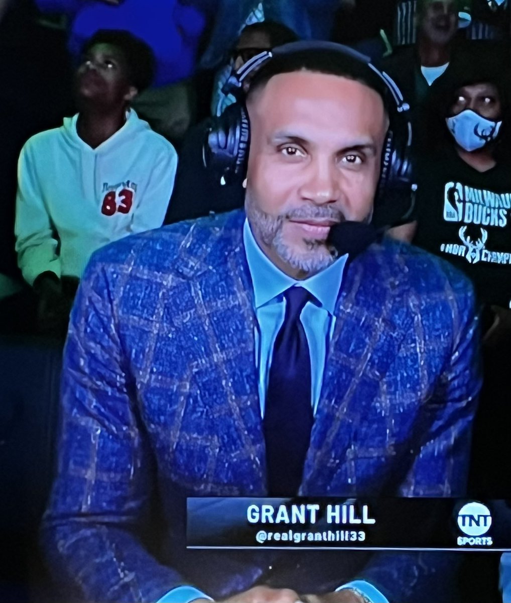 biosi's tweet photo. @NBAonTNT I hope Jared and Grant got a deal on the jackets https://t.co/mzxMoPSXGC