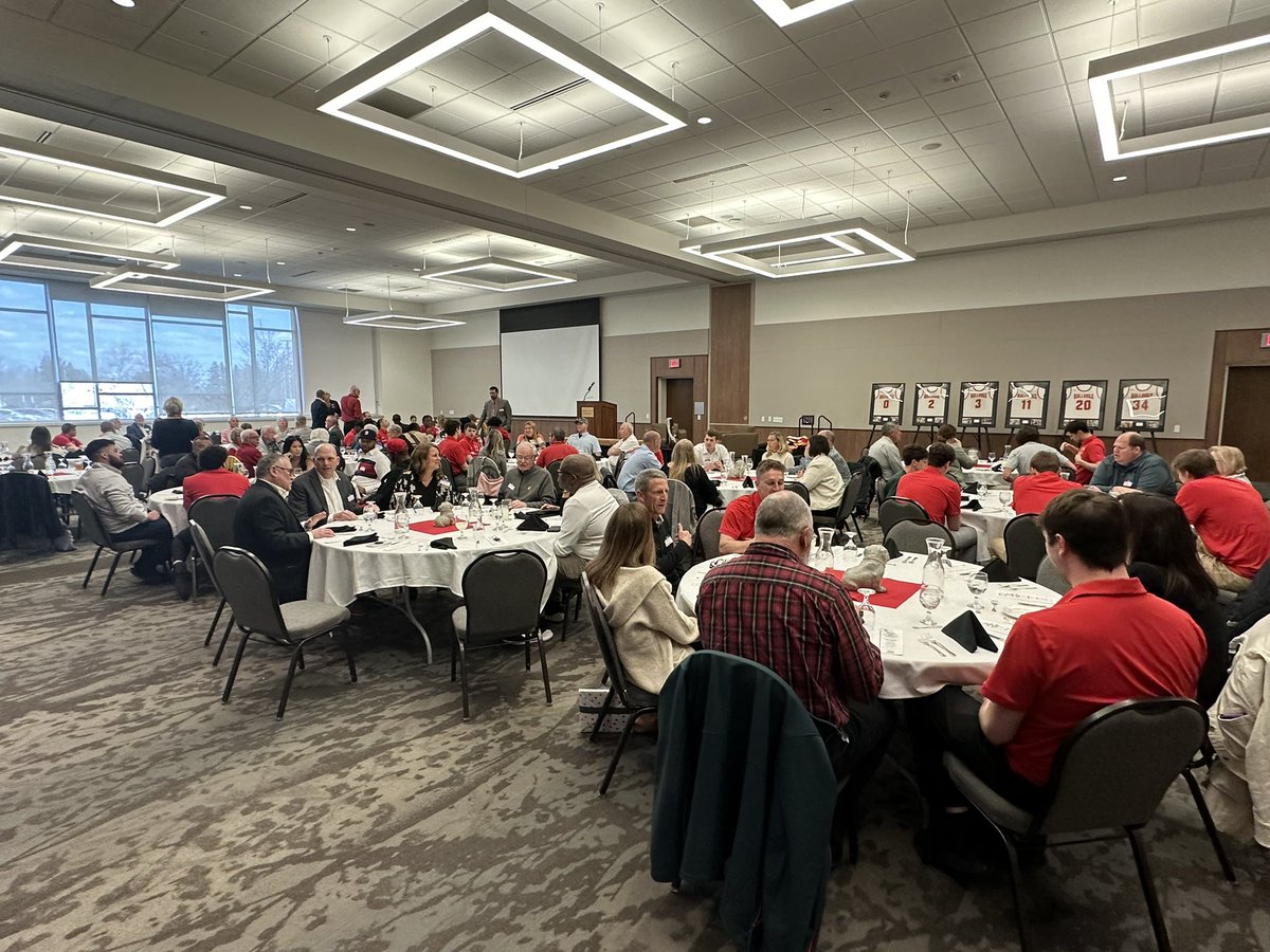 Ferris M Basketball tweet media