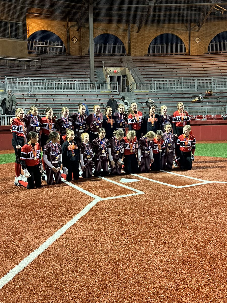 A great 14u Final in our Spring Break Challenge between 2 of the Top 2011s in the State …
Batbusters topped the Ohio Lasers in this one.  Both teams
Share the spotlight …