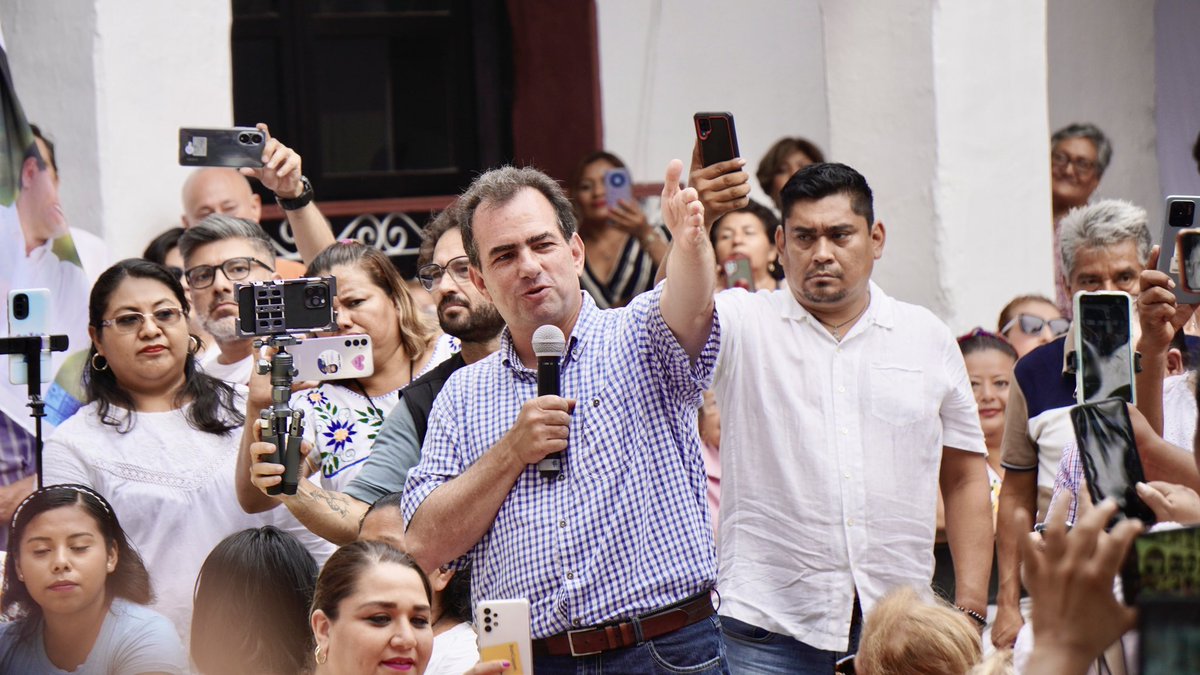 Pepe_Yunes's tweet photo. En #Papantla se percibe un gran entusiasmo por un cambio.
Morena ha decepcionado a las mujeres veracruzanas, ignorando la agenda de género y recortando fondos para centros de atención a la violencia. Vamos a corregir eso y más.
#GobernadorDeVerdad #PepeGobernador https://t.co/eL4tLU0ob6