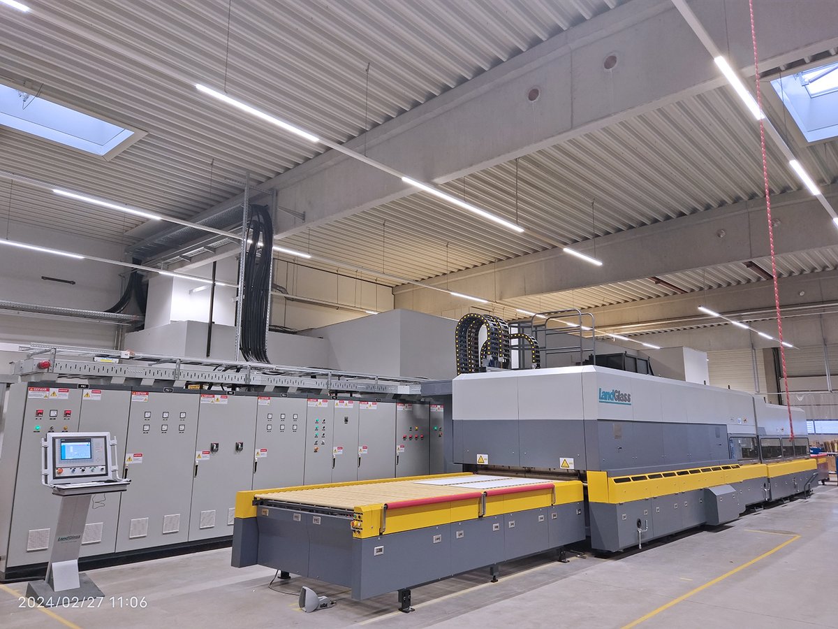 LandGlass's tweet photo. LandGlass Flat Glass Tempering Machine in Germany
More than one thousand furnaces of this series have been sold to over sixty countries and regions worldwide, becoming one of the legendary products of LandGlass.
#Landglass #glasstemperingmachine #glasstemperingfurnace https://t.co/dQhsJrs9Vp
