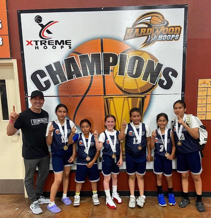 TTsunami19's tweet photo. Champions! Congratulations to our Tsunami White Team! https://t.co/Hl6wXAflv2