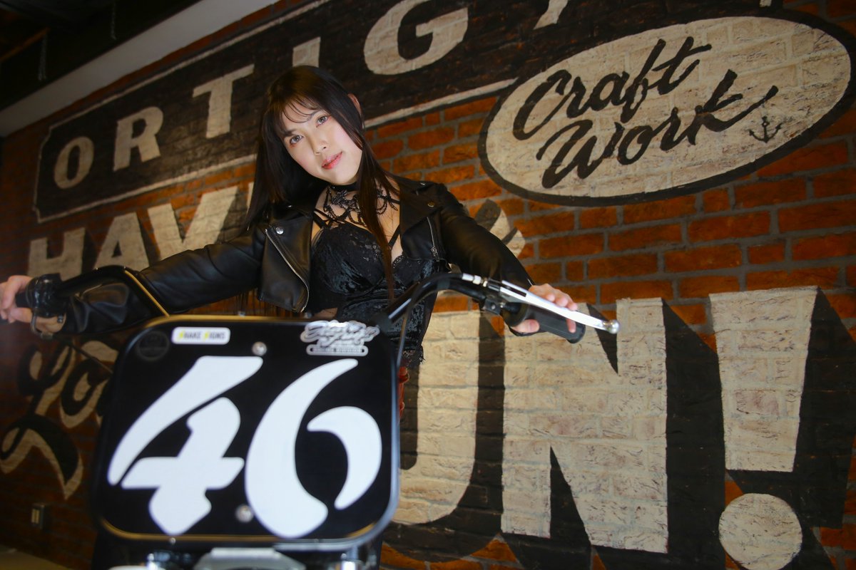 バイクガレージで颯爽と
model : かなりさん <a href="/milkim_bar/">かなり@5/5まるひとかな撮影会→5/24CH</a>

#ダブルクロス撮影会
#ライダースカフェ
#バイク撮影