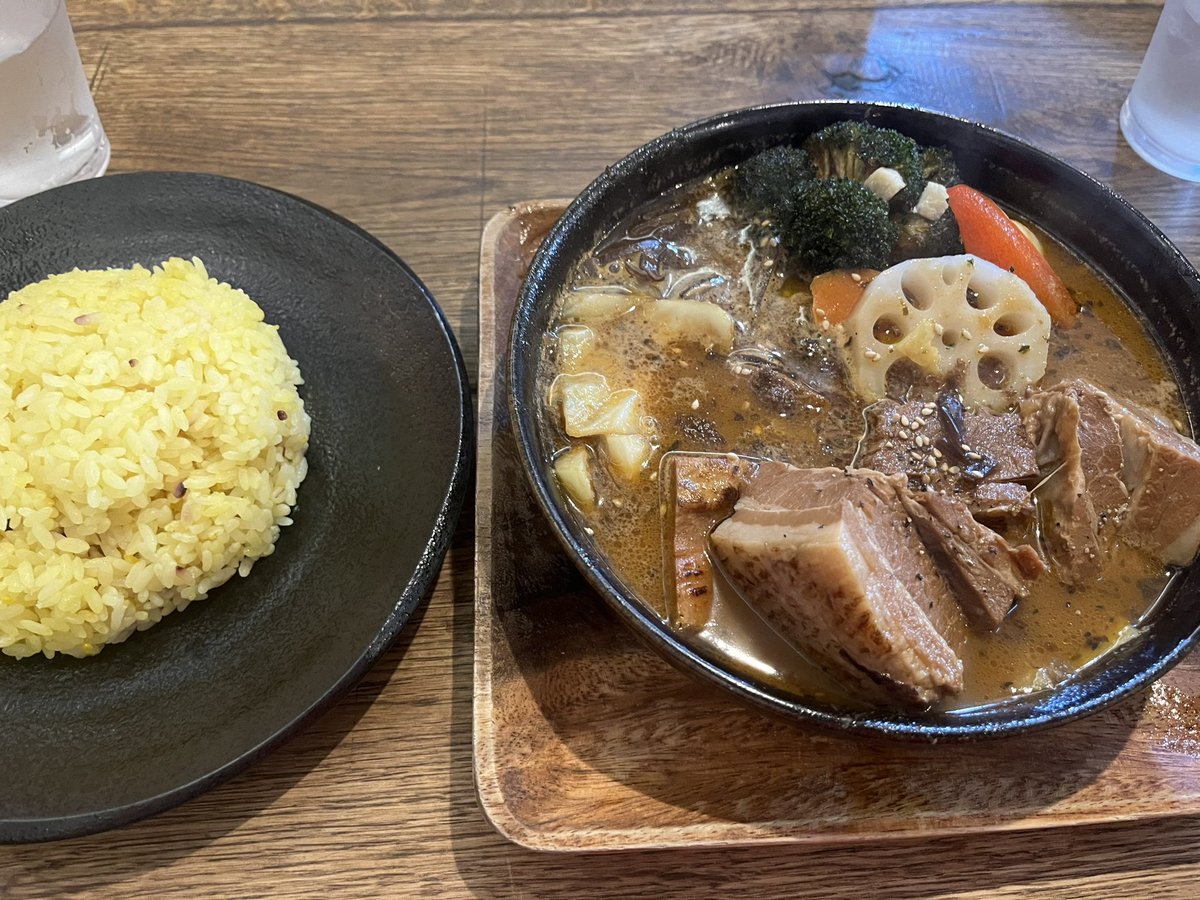 昨日、空港で発見したモケケと、トラピストバター✨️ 札幌の人気スープカレー店が、千歳にあったので食べてきた♥️ #モケケ #トラピストバター #スープカレーGARAKU