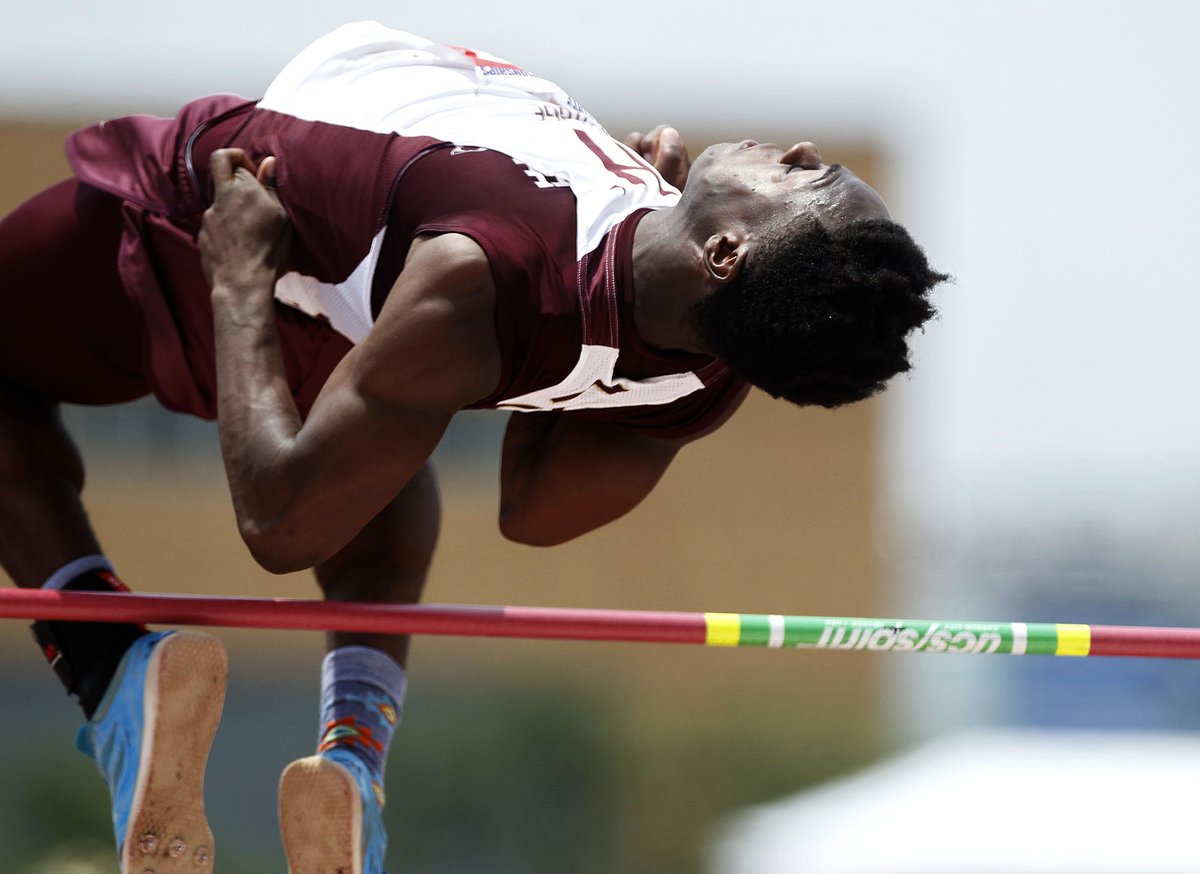 5A Region I track:

Midlothian Heritage’s Julian McCullough who’s the No. 2 high jumper in the nation, nearly broke a regional record.

Read more: dallasnews.com/high-school-sp…