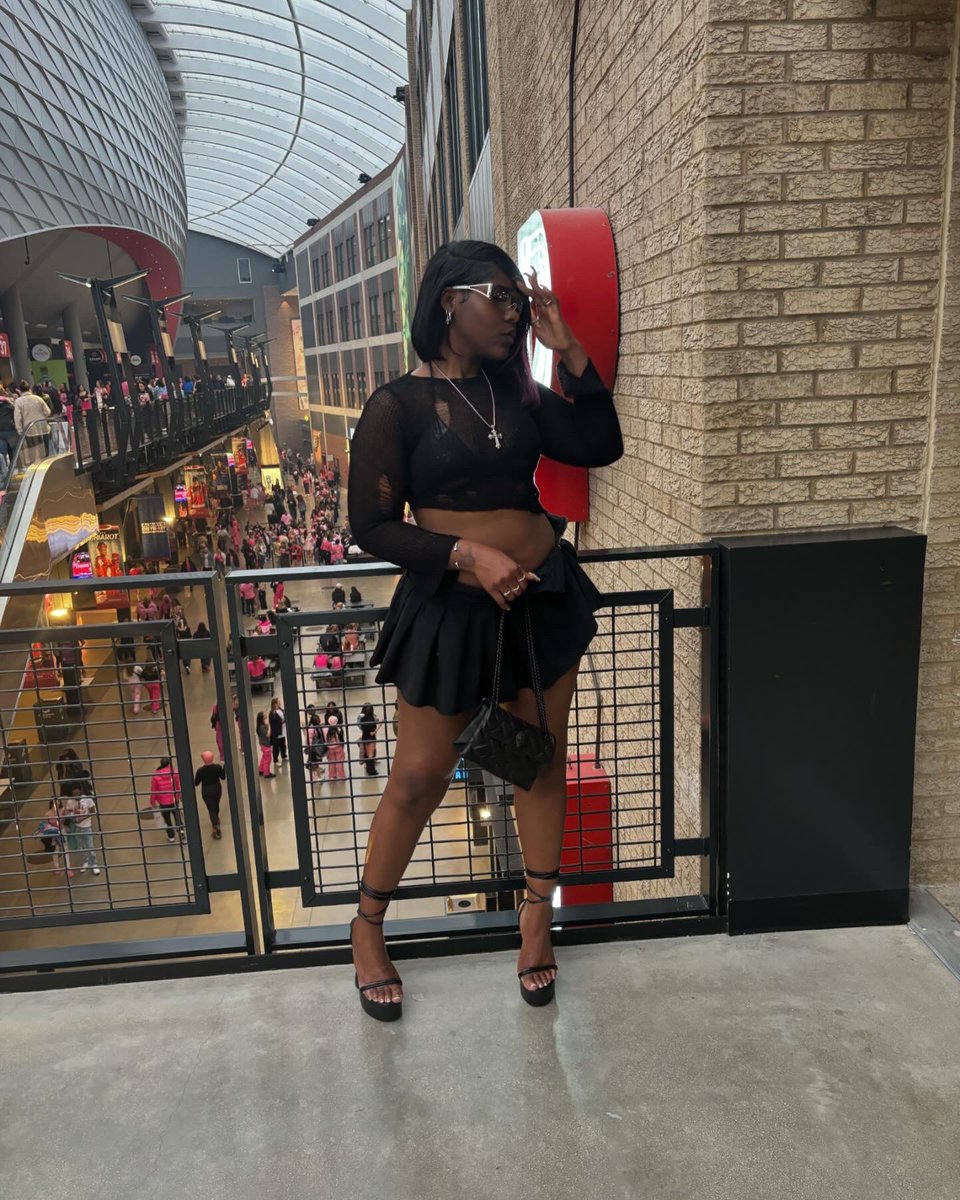 _nayiah's tweet photo. #GagCity 🎀 https://t.co/b8C5X0rlnf