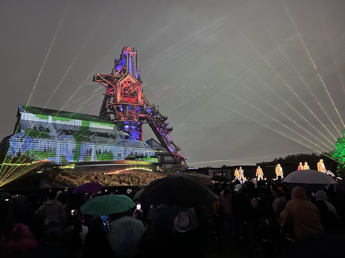 Un magno espectáculo de luz y danza que conmemora los 200 años de Nuevo León, desde el <a href="/horno3/">horno3</a> 
#200Años <a href="/SCulturaNL/">Secretaría de Cultura de Nuevo León</a> <a href="/nuevoleon/">El Gobierno de Nuevo León</a>