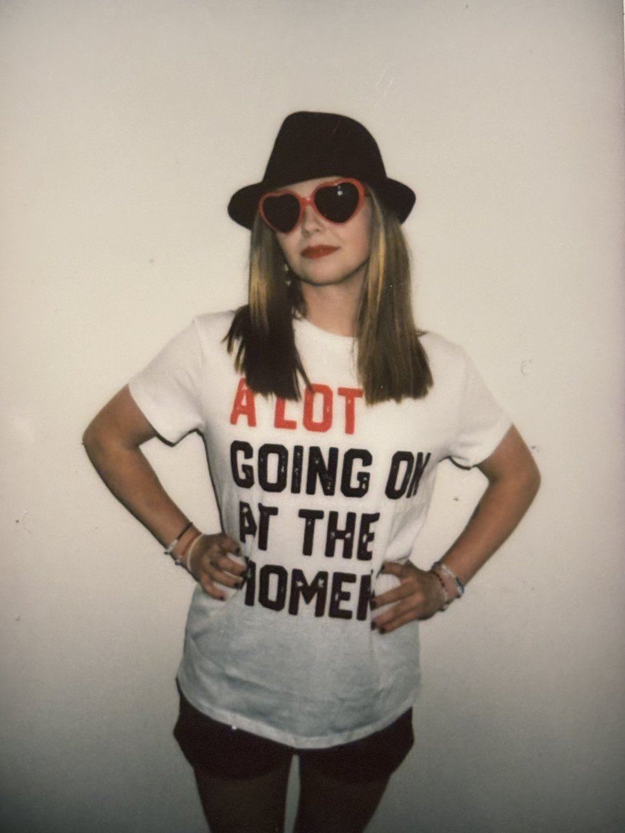 tsfansince06's tweet photo. Idk about you but I’m feelin 22! ♥️ 
@taylorswift13 @taylornation13 

#imfeelin22 #TaylorSwift #taylorswiftred #22ndbirthday https://t.co/Cx4KE1c90w