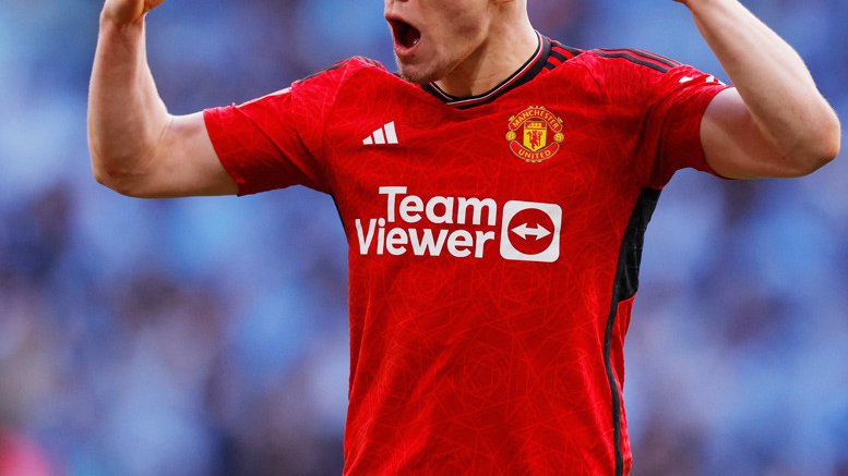 FIFA137's tweet photo. Winning a breathtaking penalty, MU entered the FA Cup final. Coventry caused countless difficulties for MU when they rallied to equalize 3-3 in regular time, but they unfortunately lost 2-4 after a decisive penalty shootout. 😄😄😁😁😁 https://t.co/y1L2rCaAPb