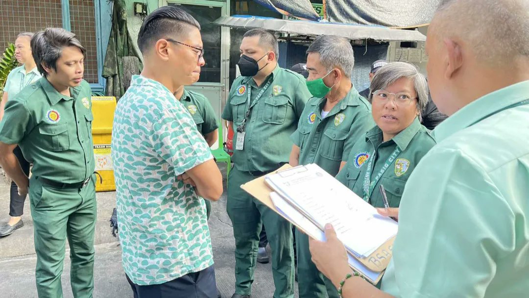 Sinimulan natin ang workweek with our usual flag raising ceremony. 🇵🇭 Sa pangunguna ni Kap. Thomas Raymond Lising at BSA Council, iniimbitahan ang ating mga kabarangay sa April 27 #BasuraToAyuda, Sining Galing, at Pray & Play. ✅ #TuloyAngSerbisyoBSA #BSAFlagCeremony