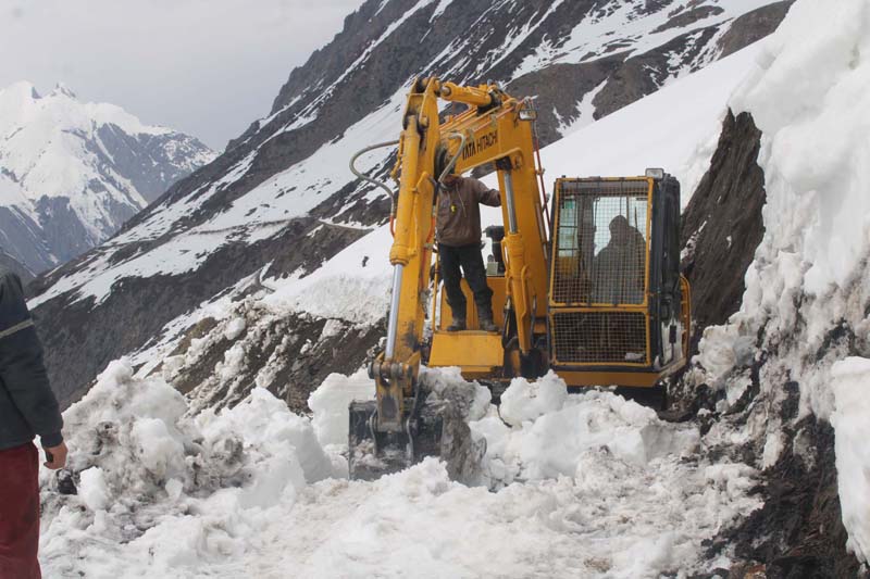 #BRO clears Amarnath yatra route up to Kali Mandir. Within just one-month, substantial progress has been made, with the snow cleared up to Kali Mata Mandir,” officials of @BROindia said.