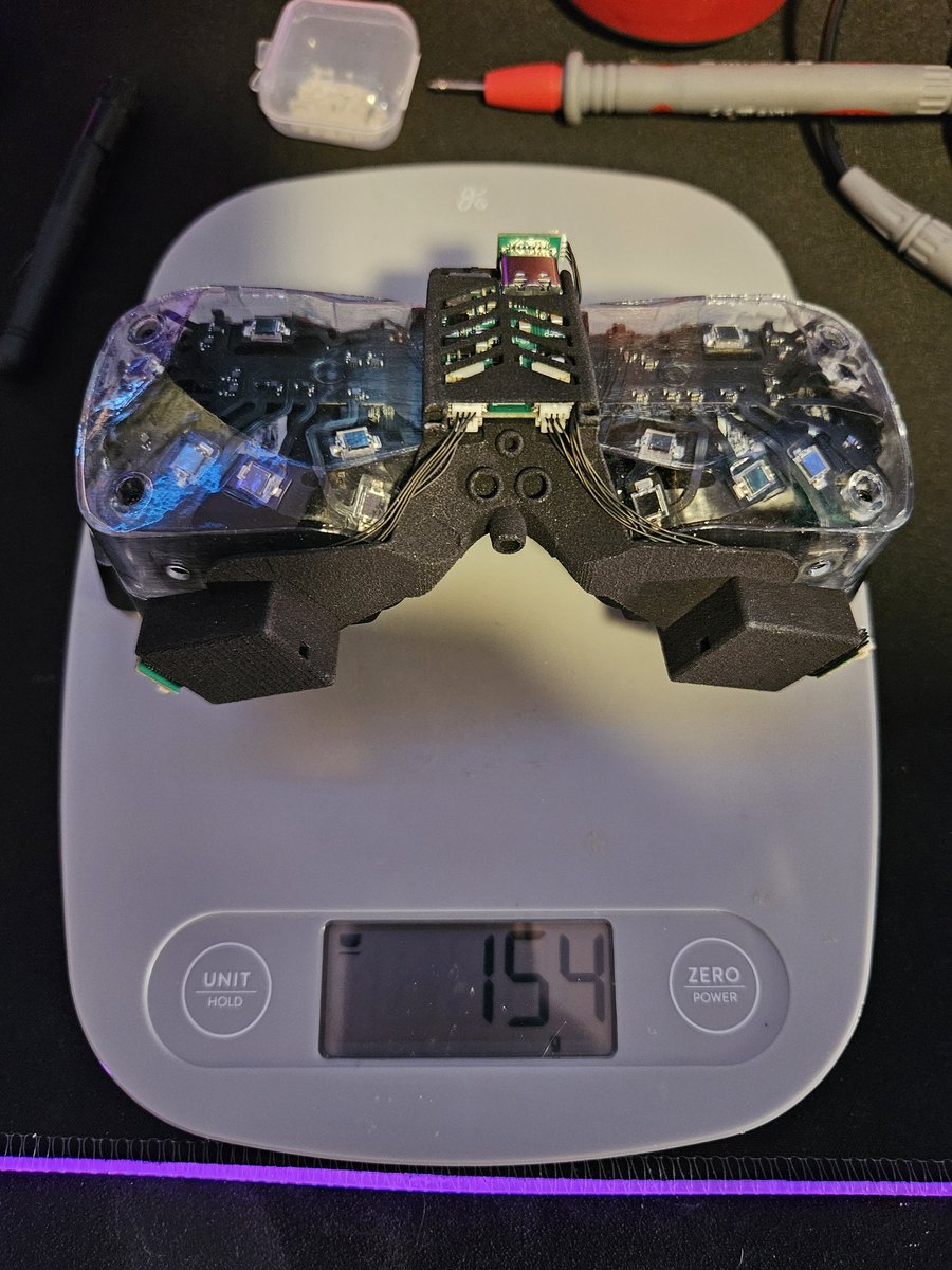 rayne_vr's tweet image. I finally finished the full thing!!
Full eyetracking on the @BigscreenVR Beyond!!!