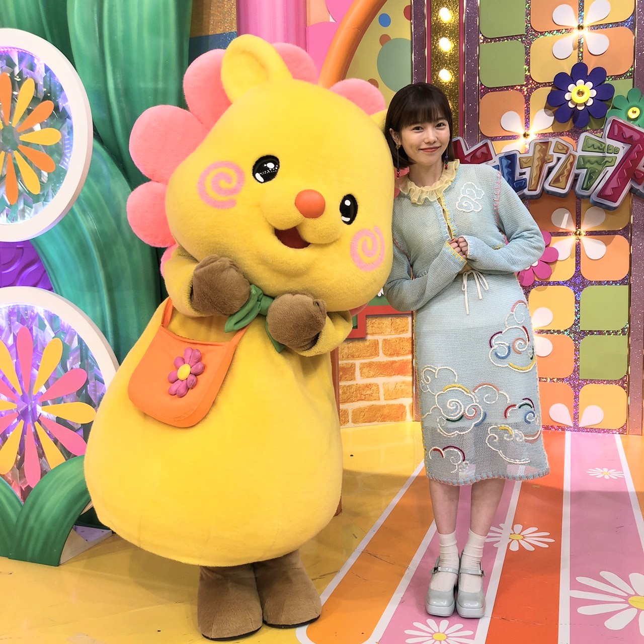 島崎遥香 ぱるる デビュー9周年記念アイテム 「nineパーカー