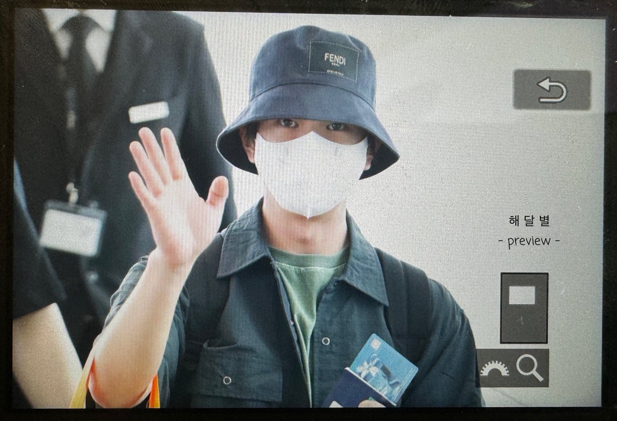 240422 싱가포르 출국

👋🏼

#SHINee #Onew #온유