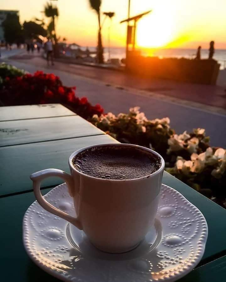 İyi ki var dediklerimiz hayatımızdan hiç eksilmesin...💙🌸💐☕ Hayırlı Haftalar, GÜNAYDINLAR...