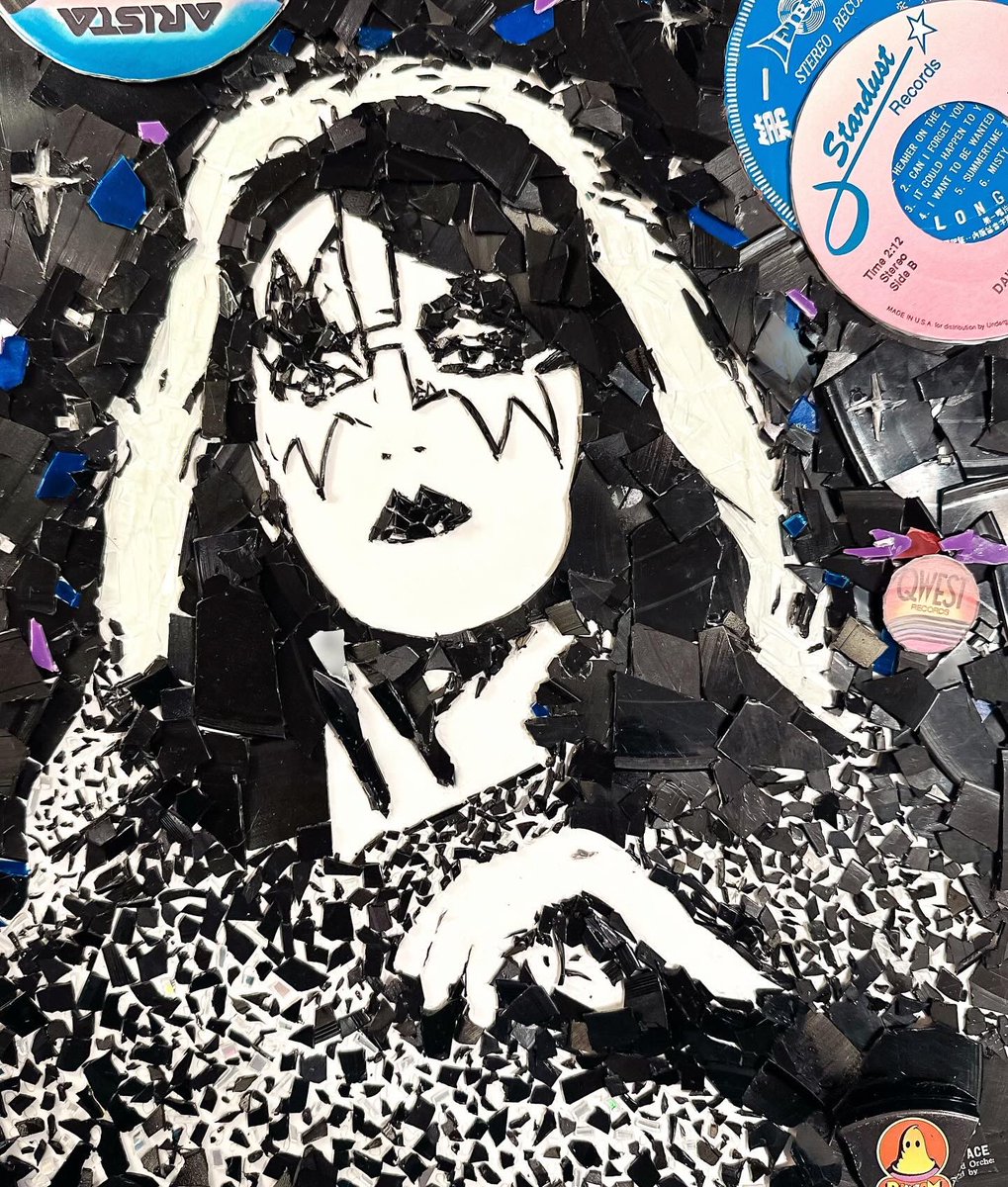 record_breakart's tweet photo. Vinyl record art of @ace_frehley  Made entirely of broken vinyl record pieces. ⚡️✨ 
@kiss 
#acefrehley #kiss https://t.co/MHYrqMXdv2
