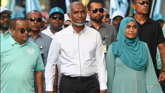 🚨Breaking News🚨 Mohamed Muizzu's party secures landslide victory in Maldives parliamentary elections. 

The People's National Congress (PNC), led by Maldives President Mohamed Muizzu, claims 66 out of 86 declared seats in the 93-member Parliament. 

#MaldivesElections…