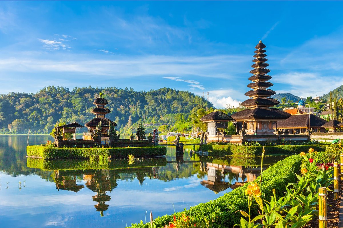 Indonesia là một điểm đến tuyệt vời cho du lịch với vẻ đẹp tự nhiên đa dạng và văn hóa phong phú nằm ở Đông Nam Á.
---
Xem thêm: vietnam-tickets.com
#indonesia #dulich #vemaybay
