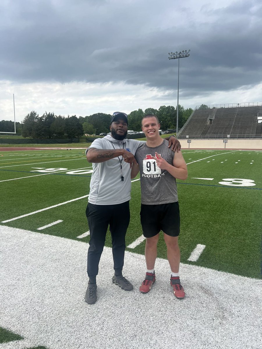 SanderFrogner's tweet photo. Had a great camp in Durham with @Danielskoog21. Great competition and a lot of great coaches. Thank you @Coach_Kessel20 @CoachKirkendall @Coach_TMatthews @Coach_Hes @coachgaither_28 @CoachAJ_Jones @coachjdowning62 for great coaching. Thank you @KalebAndrew for driving me down. https://t.co/tezOmsg885