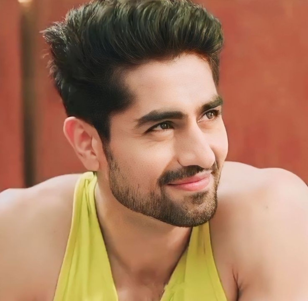 Jaan 🥰 25 days tooooo gooooo 🥹❤️❤️ Hats off to your fittness levels which no one can reach 🧎‍♀️💕🧿 The Hottness,Cuteness at a time 🫠❣️🔥 #HarshadChopda